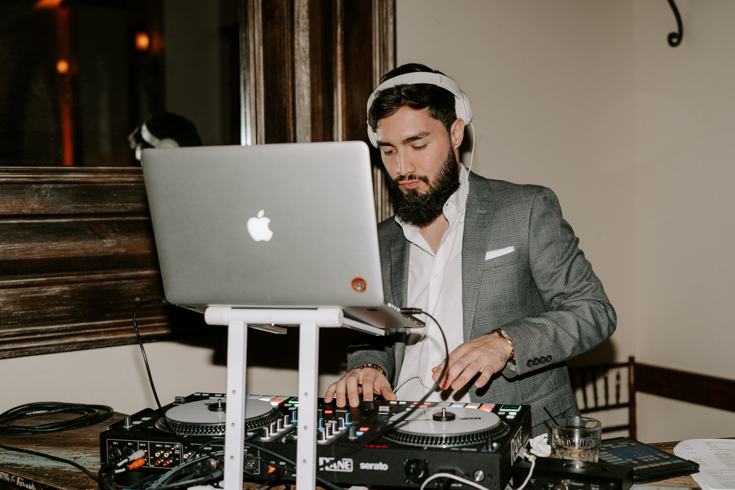 gallery-5 DJ 3 Scaled